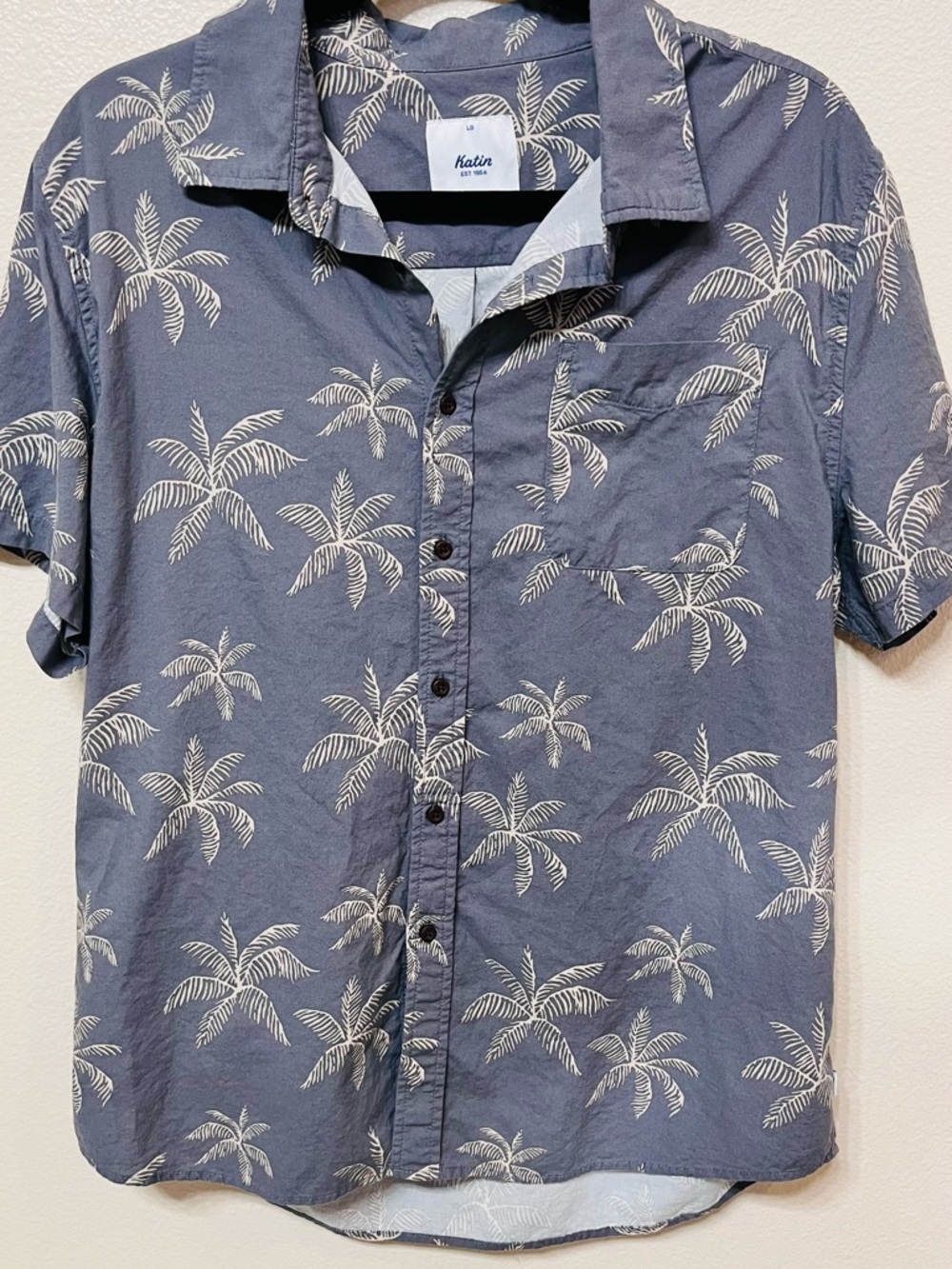 LG Short-Sleeve Palm Print Button-Down Shirt in Slate Blue and White
